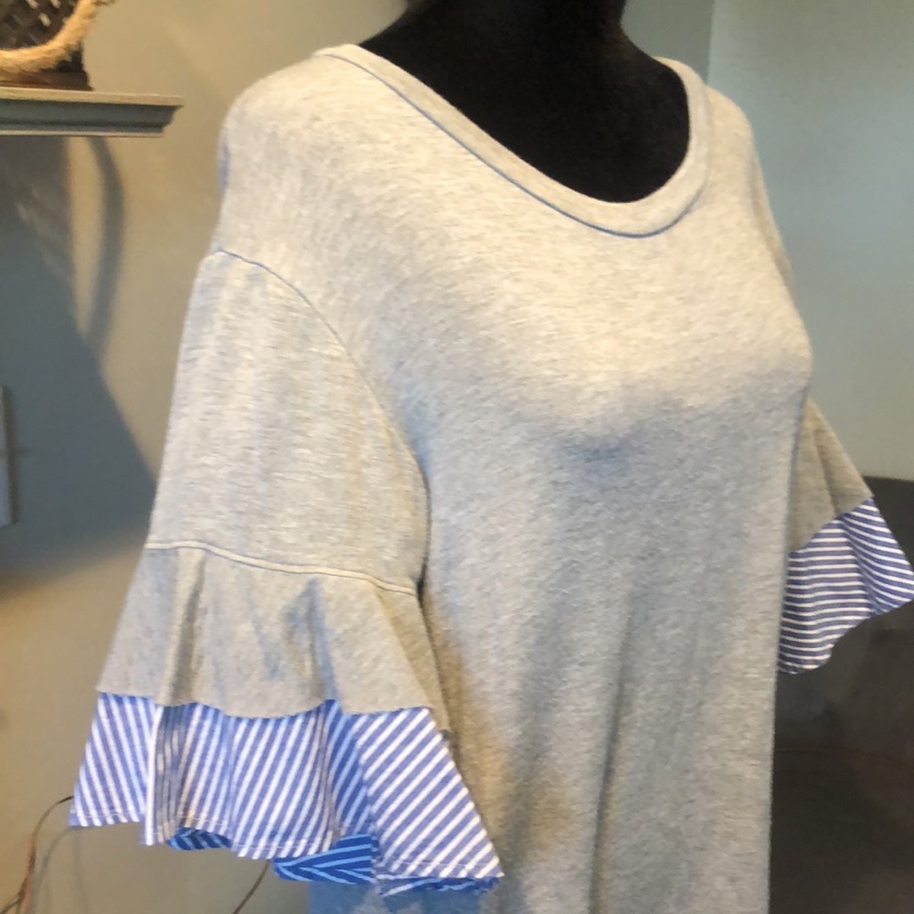 Boutique top, ruffle sleeve, size